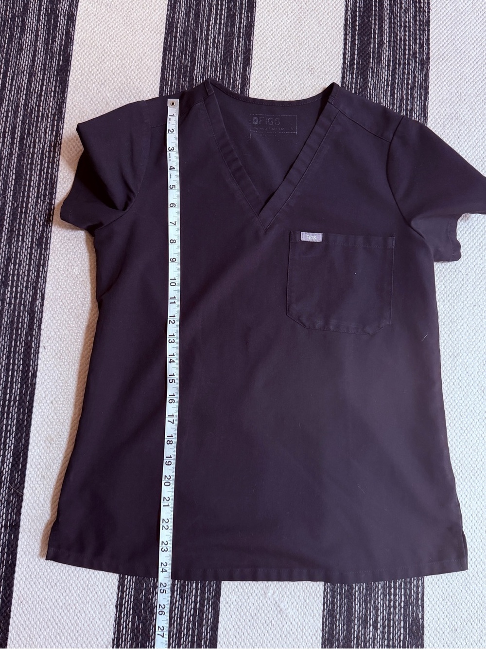 Figs Technical Collations Women's Black Scrub 2pc Set with Jogger Pants Size: S - Picture 6 of 13